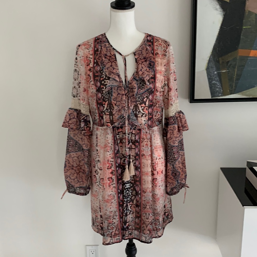 Bebe baby doll dress pink, cream, tan. Size M